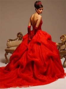 червена дълга бална рокля принцеса