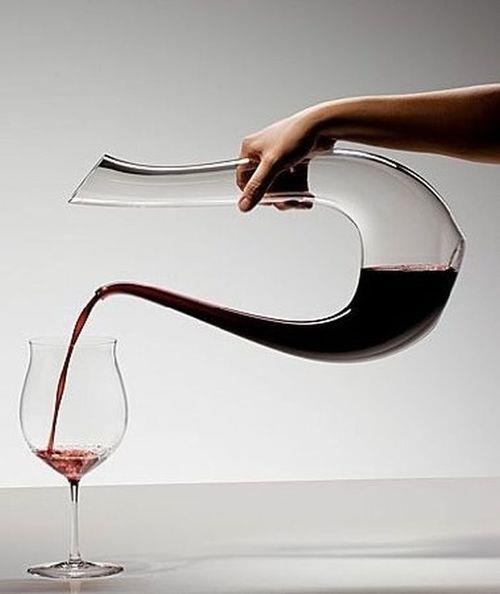 чаша червено вино
