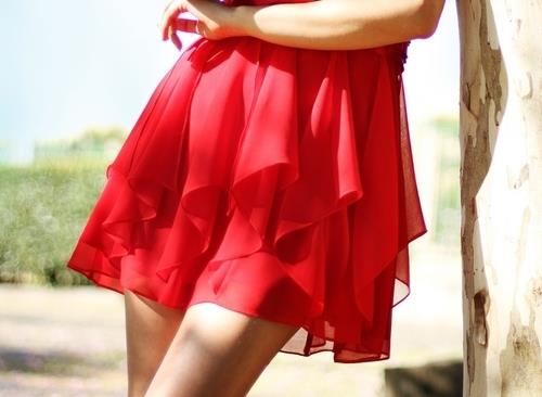 секси червена рокля