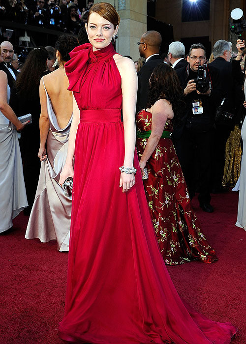 елегантна червена дълга рокля