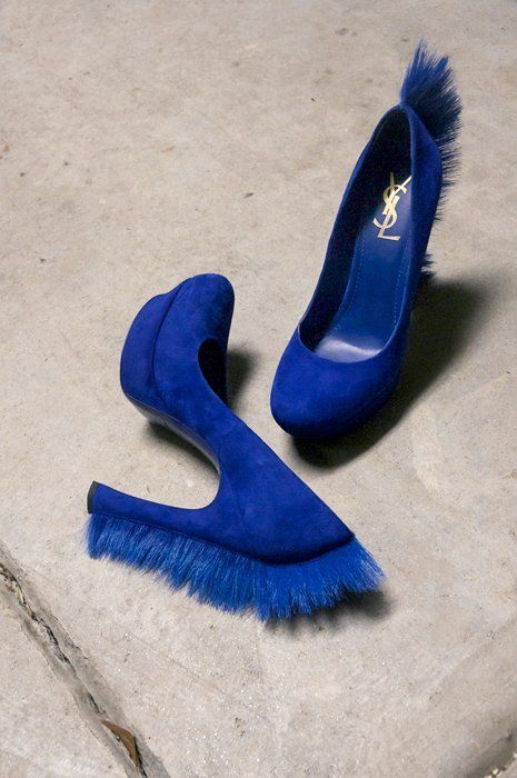 сини обувки за бал