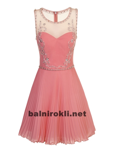 къса бална розова рокля