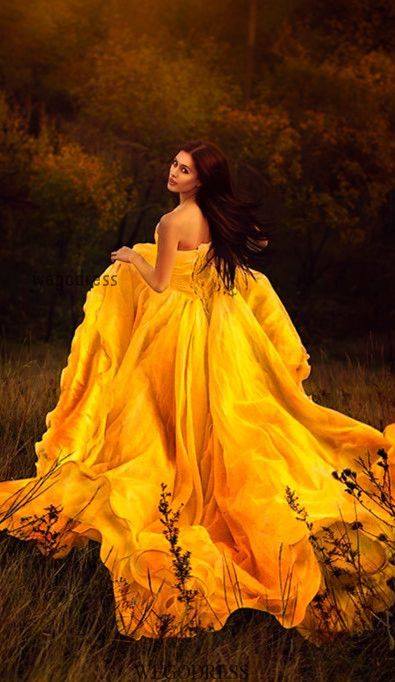 жълта рокля