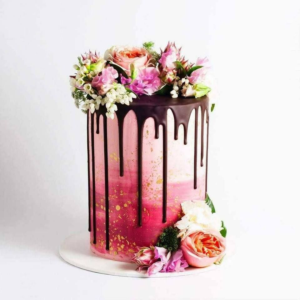Празнична Розова Шоколадова Торта