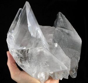 магически и лечебни свойства на планинския кристал