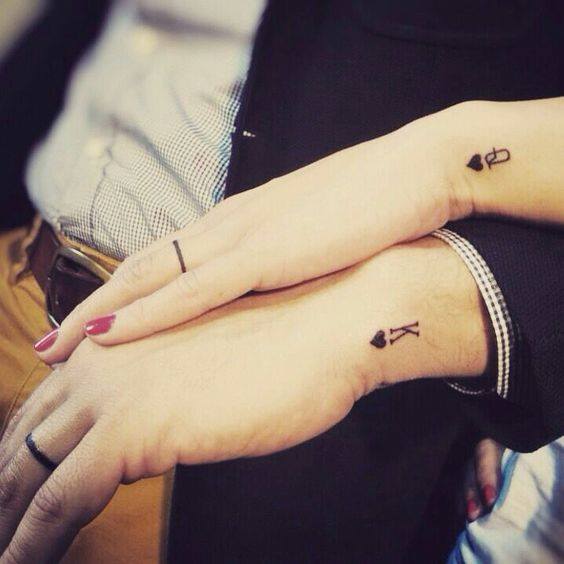 татуировка за влюбени двойки символи от карти дама каро и цар каро