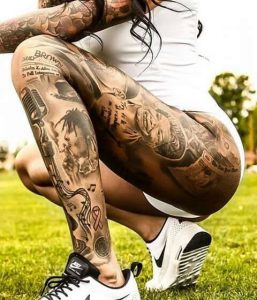 дамска татуировка за цял крак