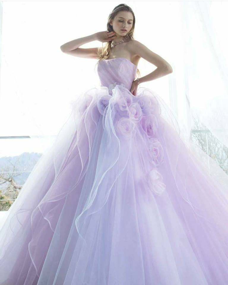 Бална рокля в пастелен цвят