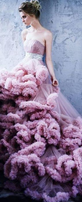  дълга бална рокля с флорални декорации 