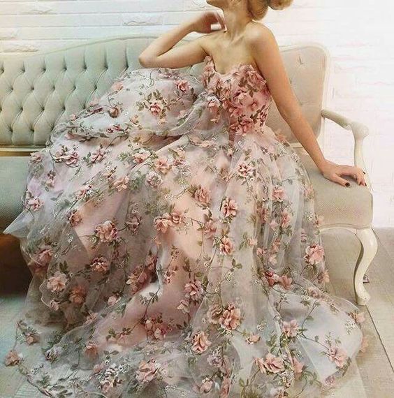  дълга бална рокля с флорални декорации цвят шампанско