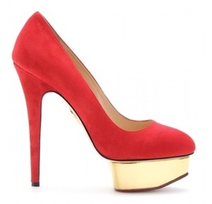 червени бални обувки