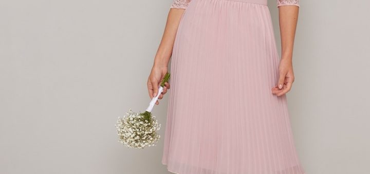 елегантна розова рокля плисе дантела ръкави
